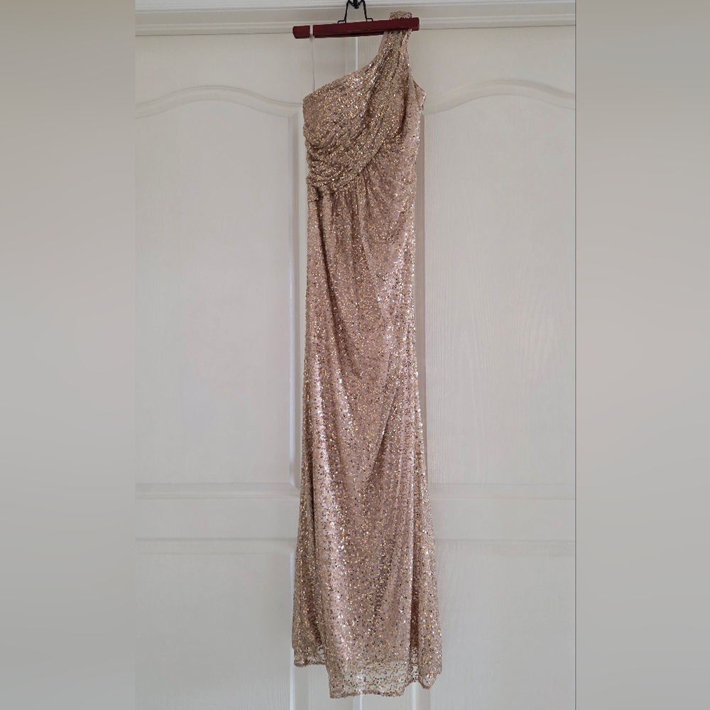 Elegant One-Shoulder Gold Maxi Dress